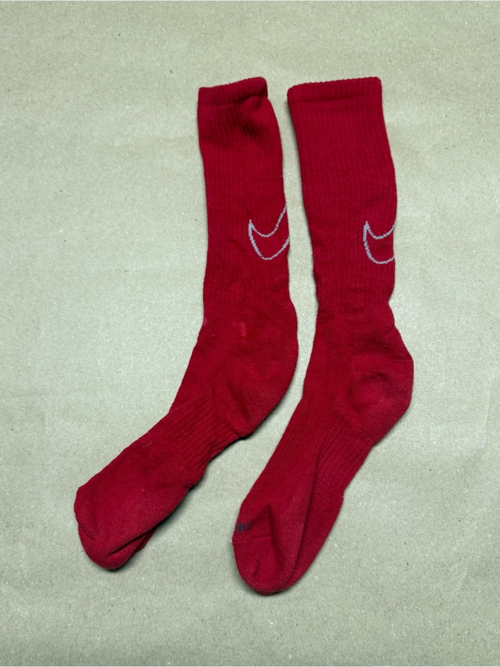 Nike Red White Dri Fit Crew L Large Men’s 8-12 Socks Rare!